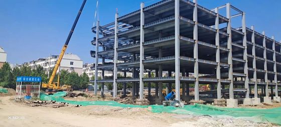 منخفضة التكلفة الجاهزة الجاهزة الجاهزة هيكل فولاذي عازل رافعة معدن بناء ساندوتش لوحة الحائط ورشة عمل