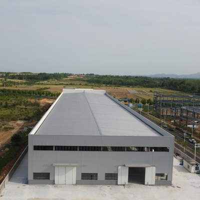 مبنى ورشة عمل فولاذية مسبقة الصنع Q235B Q355B ASTM A36 عمر 50 عامًا