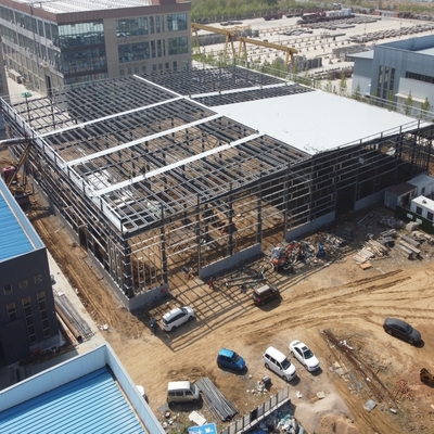 مبنى مستودع فولاذية مستعدة 100m × 30m Q235B Q355B