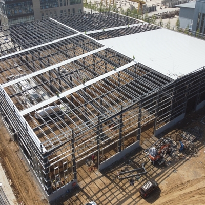 مستودع هيكل فولاذي مُسبق الصنع Q235B Q355B ASTM A36 مساحة كبيرة