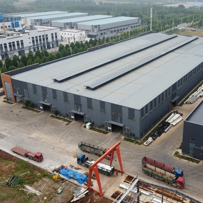 Q235B ASTM A572 مبنى مستودع فولاذي من قبل مع لوحة عزل